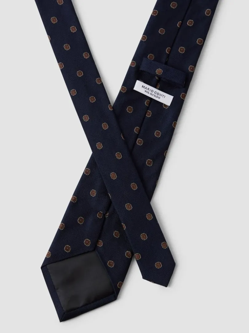 Bari slips