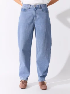 Estelle barrel jeans